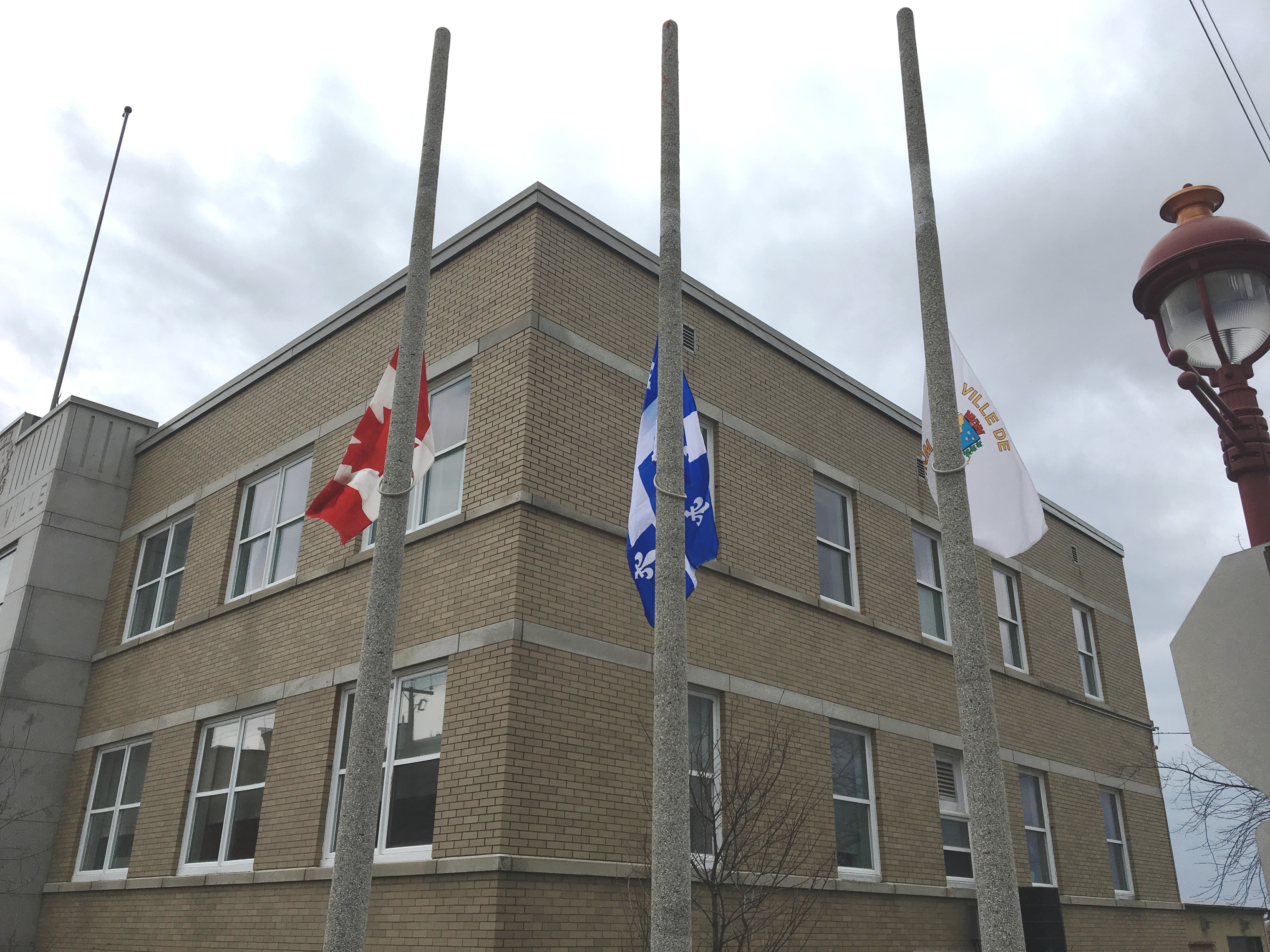 mise en berne drapeaux